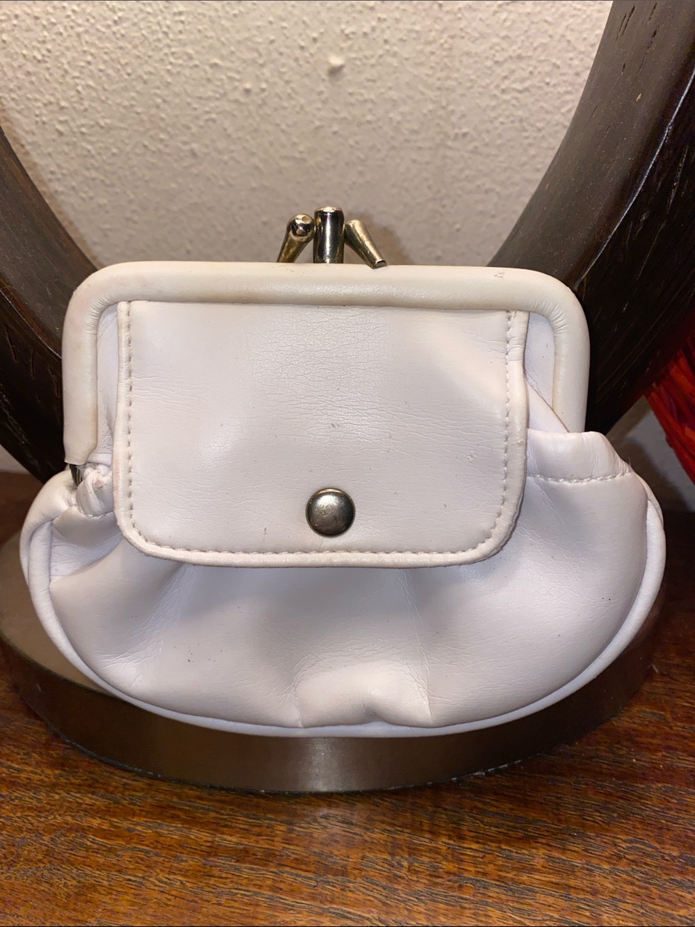 Vintage off white - small- Kiss Lock coin bag pouch